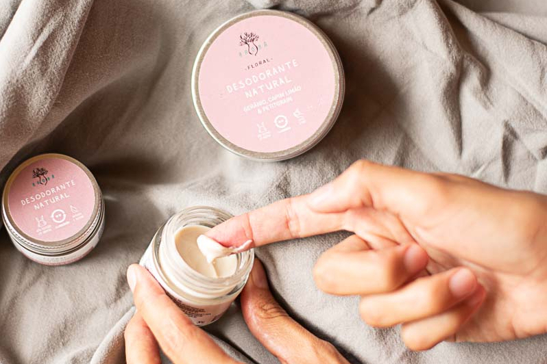 Desodorante natural: conheça as vantagens de incluí-lo em sua rotina de higiene